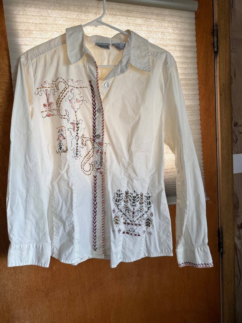 Vtg Cream Color Southwest Embroidered Print Long Sleeve Blouse Chico's Sz1 (Med)